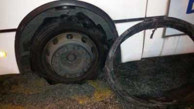 Bus Anm perde ruota in corsa