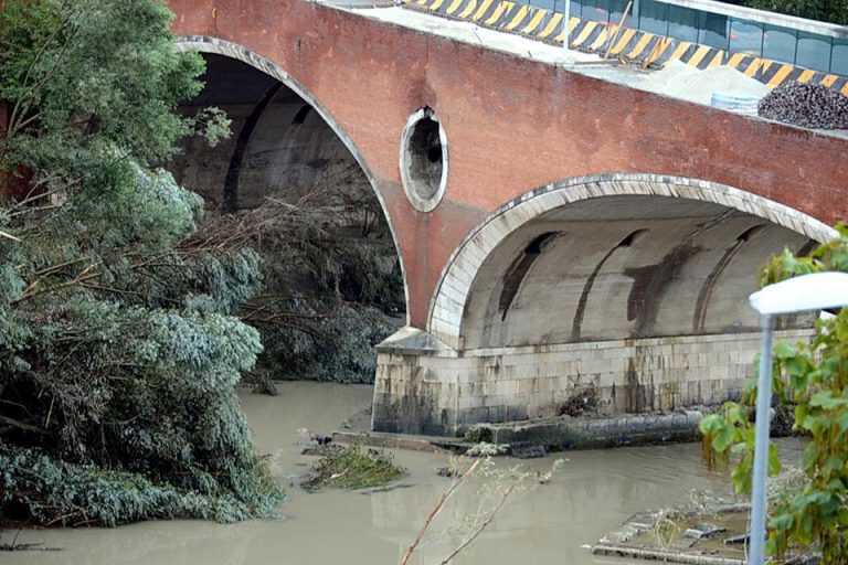 Maltempo a Benevento: esondazioni fiumi e comuni isolati. La Procura apre inchiesta per inondazione colposa