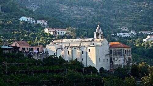 tramonti-parroco-vieta-orazione-funebre-ad-assess-95617