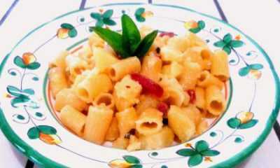 tubettoni-rigati-saltati-con-patate-soppressata-peperoncino-e-basilico2