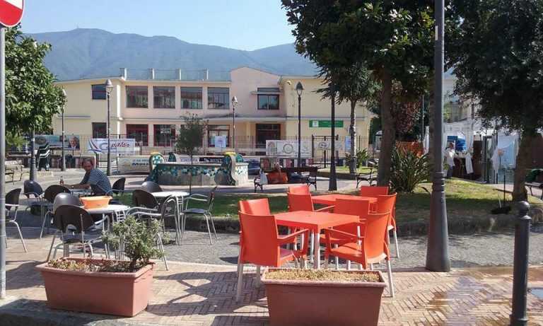 Nocera Inferiore. Pulizia della fontana in piazza Cicalesi