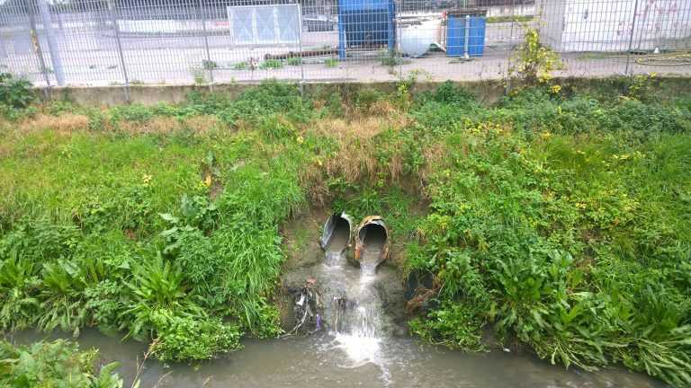 Nocera Inferiore. Liquami industriali nelle condotte, la rivolta dei cittadini