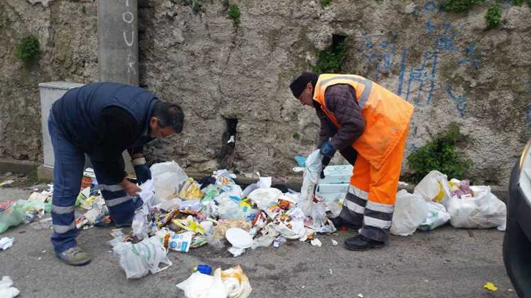 Baronissi contro i rifiuti in strada