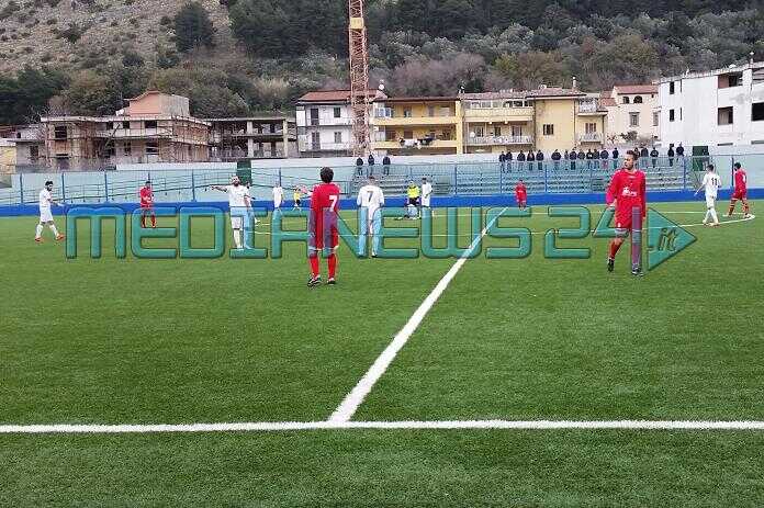 Alfaterna distratta: Mons Prochyta le impone il pari