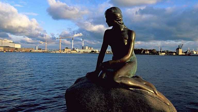 Unina. Incontro seminariale relativo al ciclo Il canto della Sirena