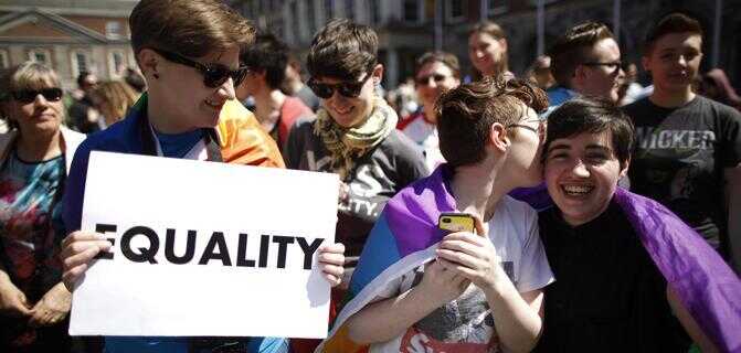 Adozioni e unioni civili: il dibattito si infiamma