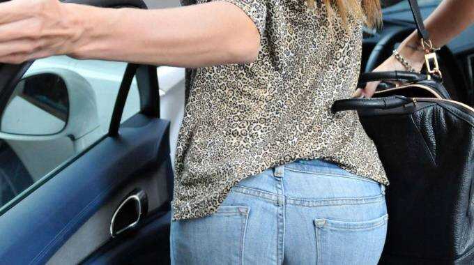 Le sottraggono l’iPhone. Paura nel salernitano