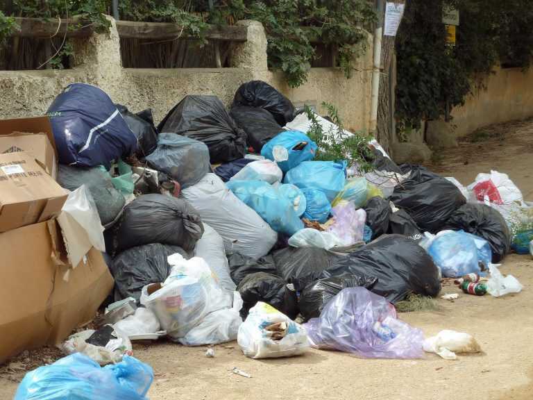 Sarno. Sanzione massima di 500 euro per chi abbandona rifiuti per strada