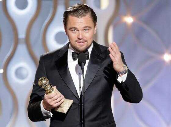 Golden Globes 2016: DiCaprio ritira il premio come miglior attore