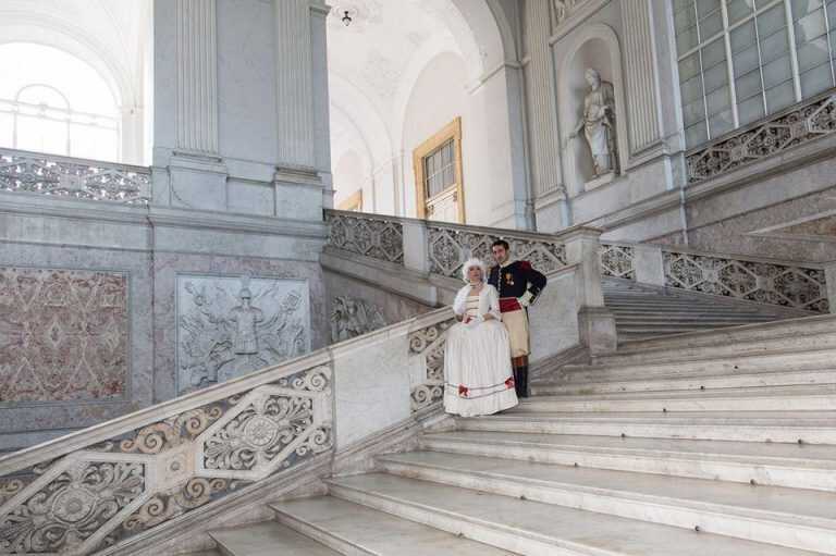 Napoli. “Ballo a corte” al Palazzo Reale