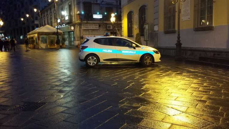 Nocera Inferiore, controlli presso la fiera del lunedì. Scoperti trenta abusivi