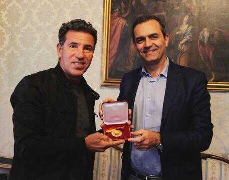 De Magistris ha conferito la cittadinanza onoraria a Careca