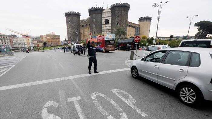 Operazione anti smog a Napoli. Scattato il blocco della circolazione