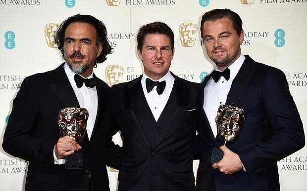 DiCaprio sul Red Carpet dei BAFTA. Ennesimo premio vinto per The Revenant