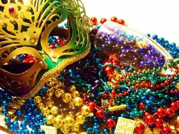 Carnevale per tutti. Città in festa, sfilate e carri in nome di antiche tradizioni