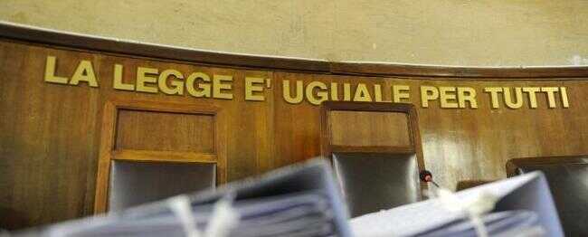 Bidelli falsi, con documenti tarocchi, completo