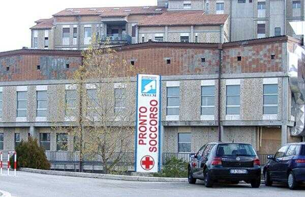 Detenuto elude la sorveglianza e scappa dal Cardarelli