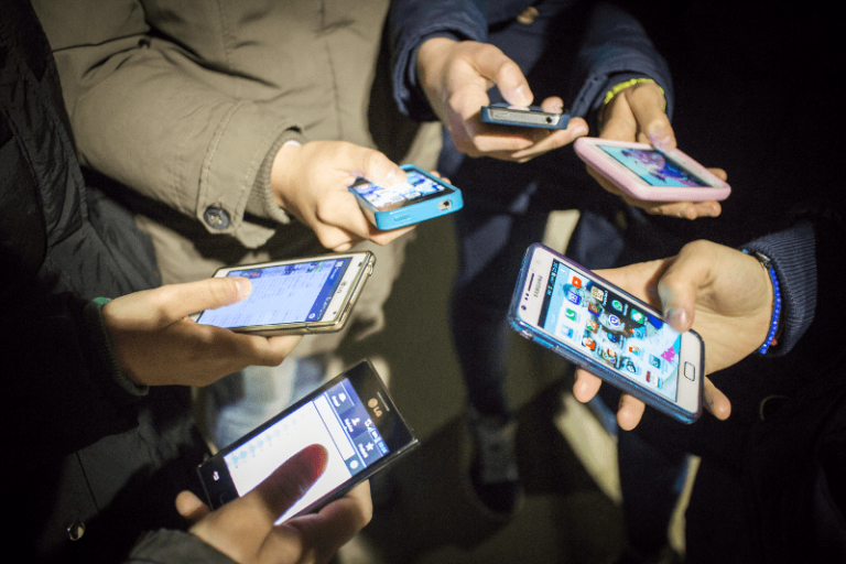 Video di orge e scatti hot fanno il giro del web