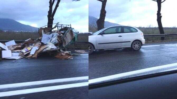 Scontro frontale tra due vetture nel vesuviano