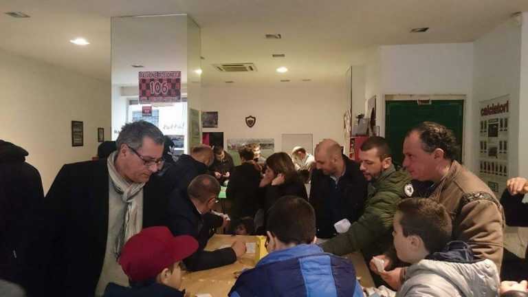 Nocera Inferiore. Grande successo per lo scambio di figurine