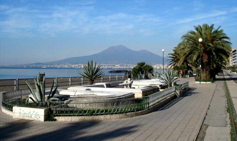 Shock a Castellammare. Uomo arrestato per molestie sessuali