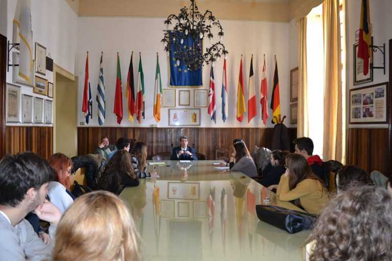 Il sindaco Servalli ha incontrato gli alunni della IV A del Genoino