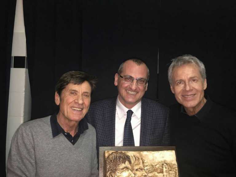 Delirio al PalaSele per “Capitani coraggiosi”. Cariello incontra Morandi e Baglioni