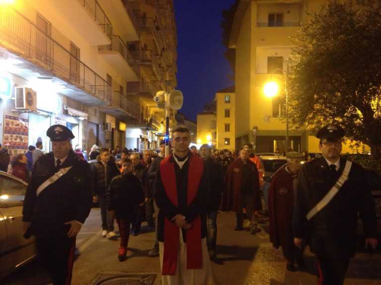 Pagani. Processione del Venerdì Santo: Don Flaviano assente e statue scortate dai carabinieri