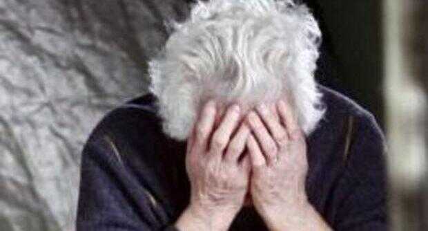 Anziana donna disabile picchiata dal figlio durante una lite