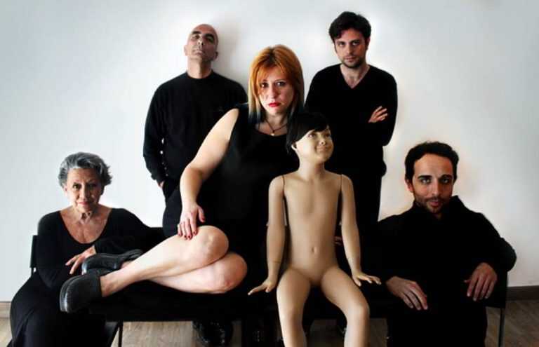 Scenari pagani. Fibre Parallele con “La Beatitudine”