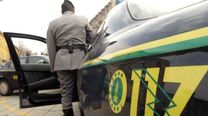 Prendeva a manganellate la sua vittima. Usuraio ai domiciliari