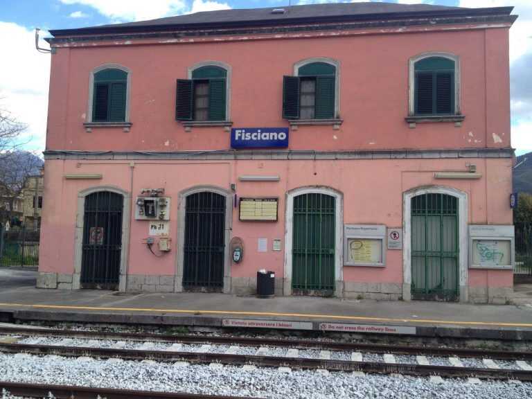 Stazione di Fisciano: un binario morto poco lontano dal Campus