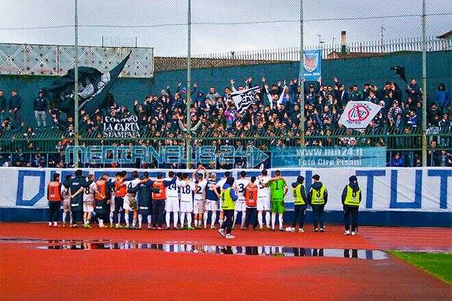 Cavese: studenti al Lamberti con 5 euro… e in omaggio la maglietta