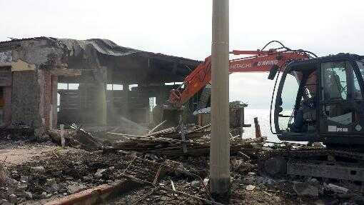 Pontecagnano. Avvio per i lavori di demolizione in danno del Lido Puerto Plata