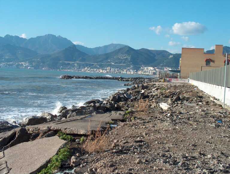 Litorale di Pastena e Torrione eroso dal mare: si richiedono  interventi