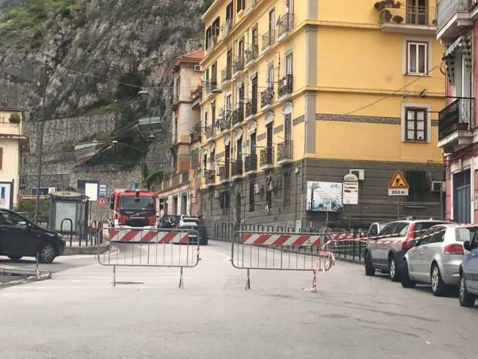 crollo vietri statale 18