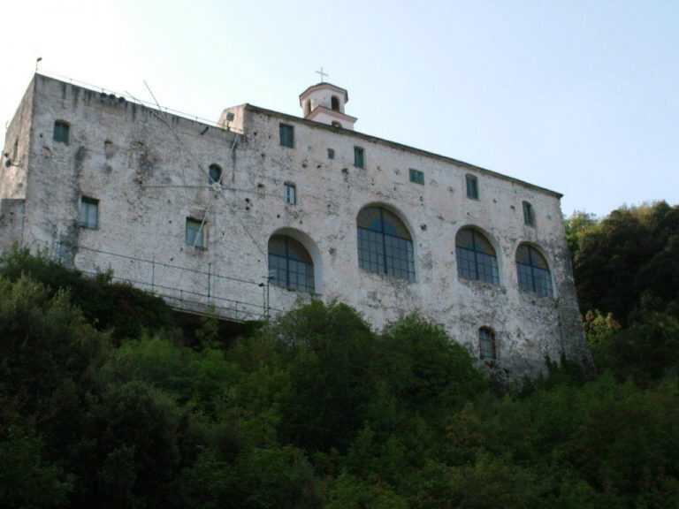 Nocera, la Madonna piange? La foto che sta facendo il giro del web