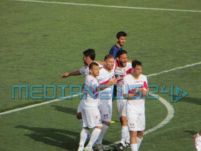 Il Bisceglie accusa, Giugliano risponde