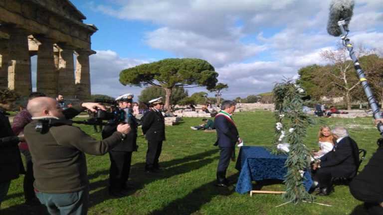 Nozze al museo, presto matrimoni anche nei templi di Paestum