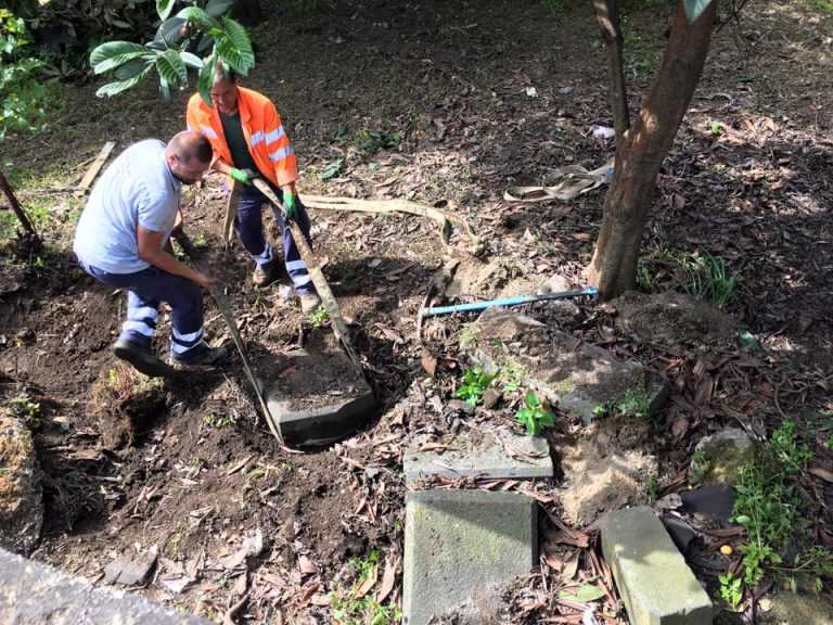 Baronissi: recuperato un antico portale sotterrato in un campo