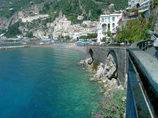 Atrani, la fontana è di nuovo fruibile