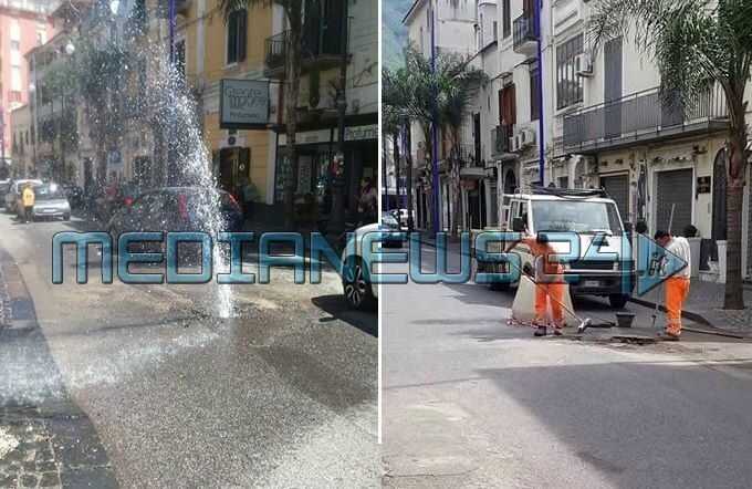 Geiser in via Zurlo, strada allagata