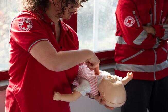 Bimbi sicuri: a Torre del Greco esperti insegnano manovre salvavita
