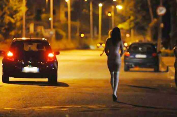 Salerno – Contrasto alla prostituzione, la Polizia di Stato arresta cittadina nigeriana per tentato omicidio