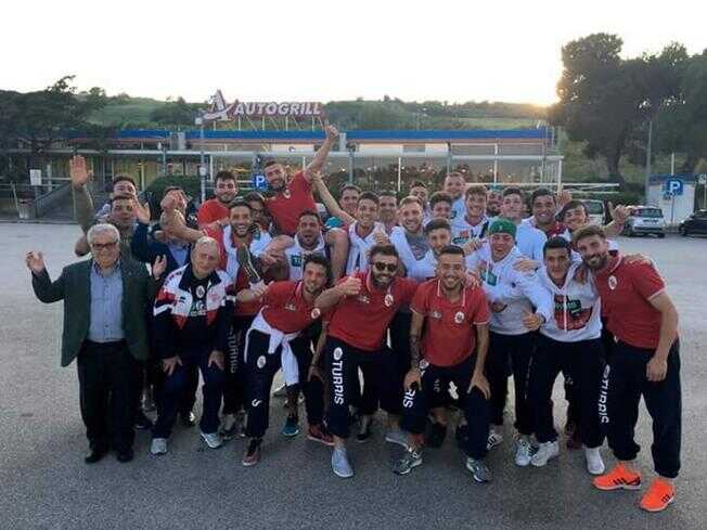 Pazza Turris. Il 2-2 in rimonta a Picerno vale la salvezza