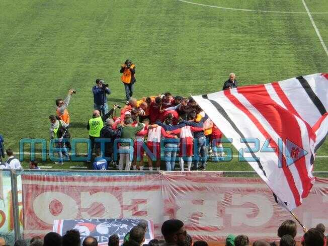 Pari in campo, spettacolo sugli spalti. La salvezza della Turris passa per Picerno