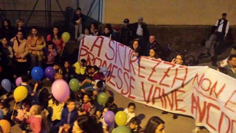 Plesso scolastico di Santa Lucia, la guerra genitori – amministratori continua