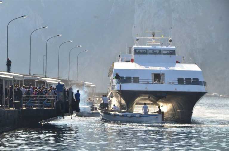 Trasporti Napoli-Capri, pendolari in protesta