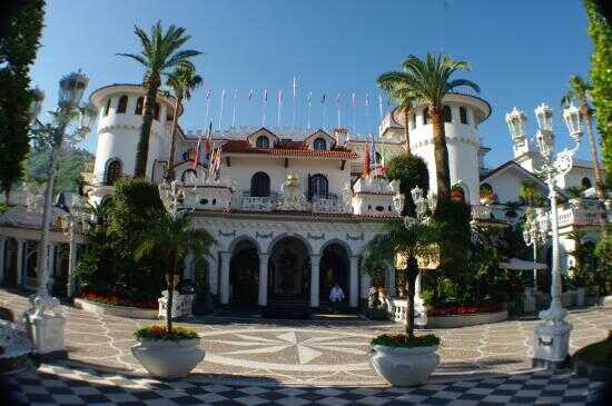 Confisca del Grand Hotel “La Sonrisa”, spunta un asso nella manica