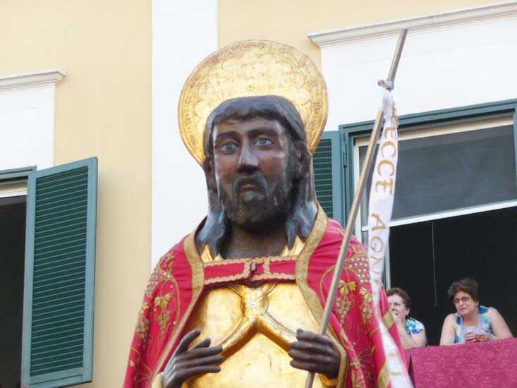 Angri, San Giovanni è in processione ma i fuochi non soddisfano del tutto i cittadini